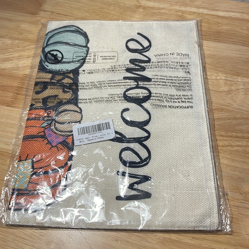 NWT welcome pumpkin garden flag